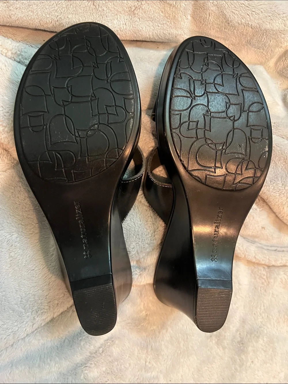 Women’s Naturalizer Black Crisscross Wedge Sandals